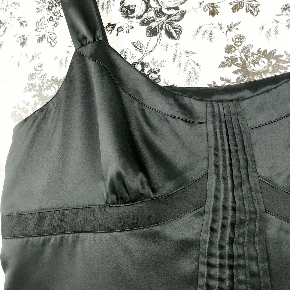 Ann Taylor Loft satin pintuck tuxedo tank top - Picture 4 of 8